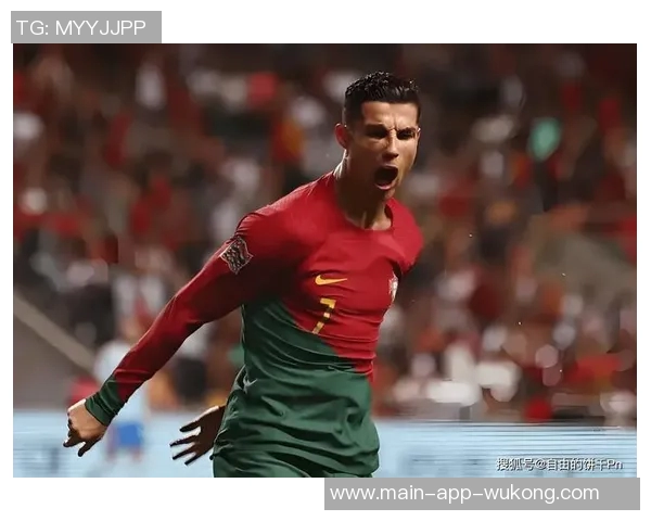 C罗社交媒体分享回归葡萄牙国家队照片帅气戴墨镜引发球迷热议