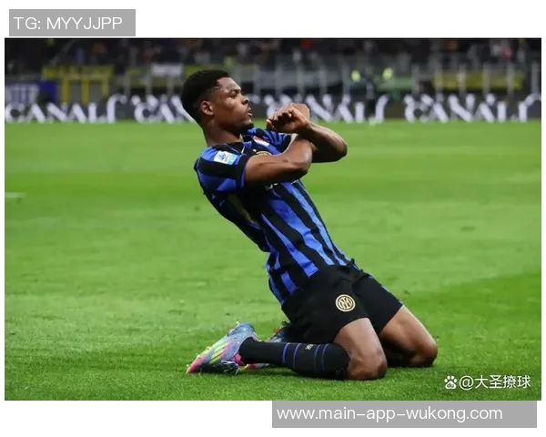 国米冬窗计划通过租借补强右边路应对邓弗里斯伤情恢复缓慢问题