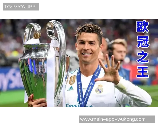 C罗分享最佳中东球员奖杯照感谢所有支持者的陪伴与鼓励