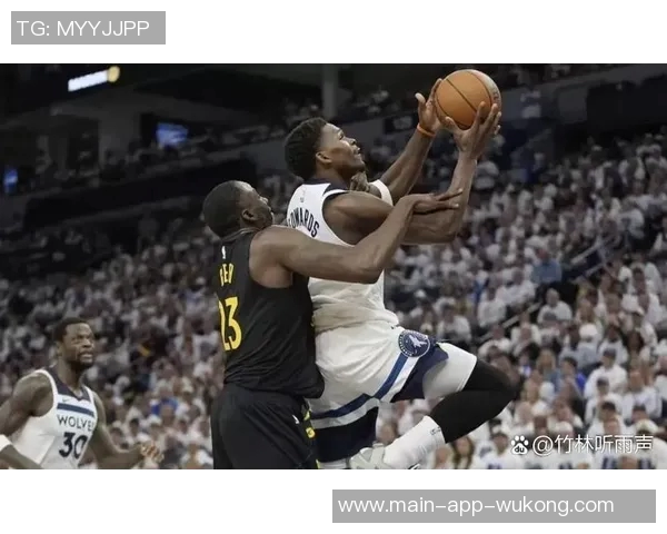 戈贝尔内线统治力尽显10投8中轻松拿下18分14篮板4盖帽正负值高达32