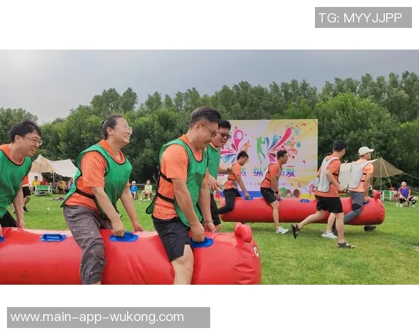 拉松畅谈更衣室开放氛围让每位成员都能自由表达自己的想法 拉松畅谈更衣室开放氛围让每位成员都能自由表达自己的想法